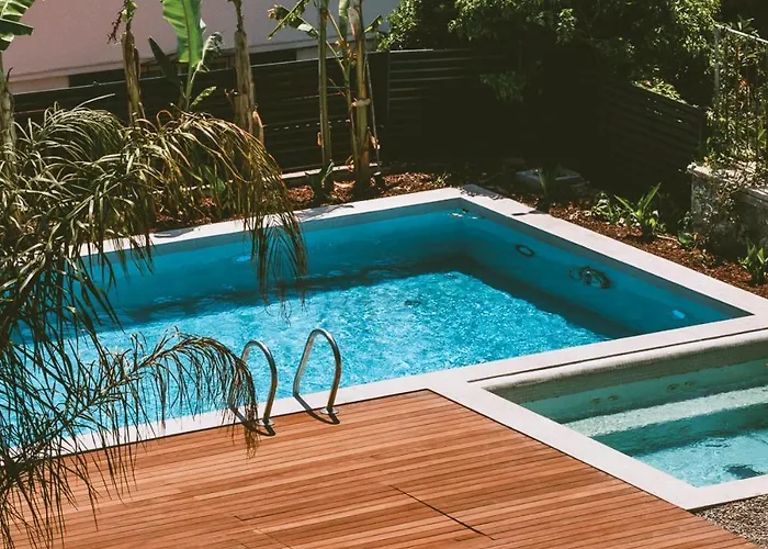 The Ascents Of Szálloda