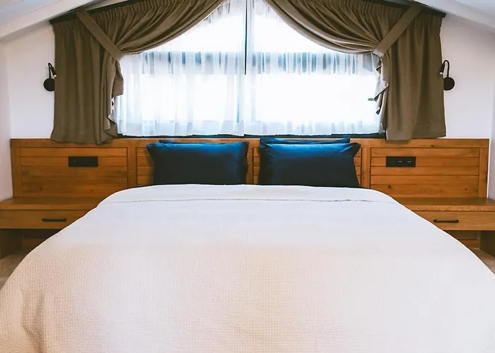 The Ascents Of Szálloda